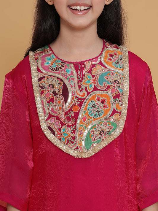 Girls Fuchsia Pink Tissue Kurta And Pant Co-Ord Set