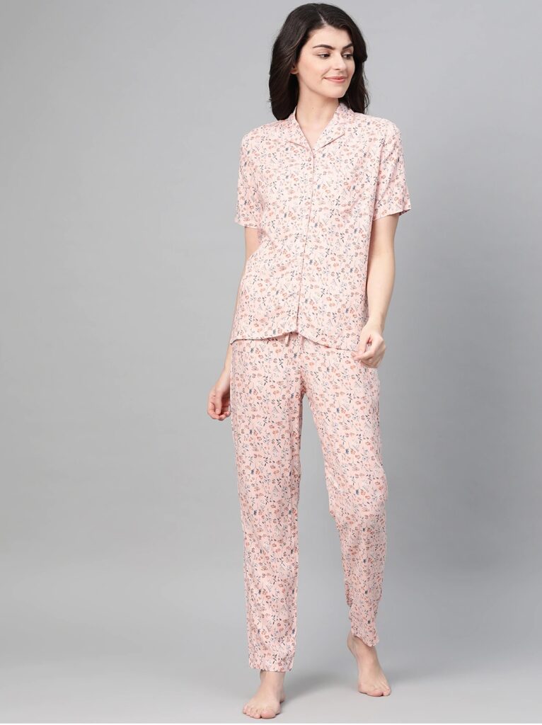 Women Peach-Coloured & Off-White Printed Nightsuit