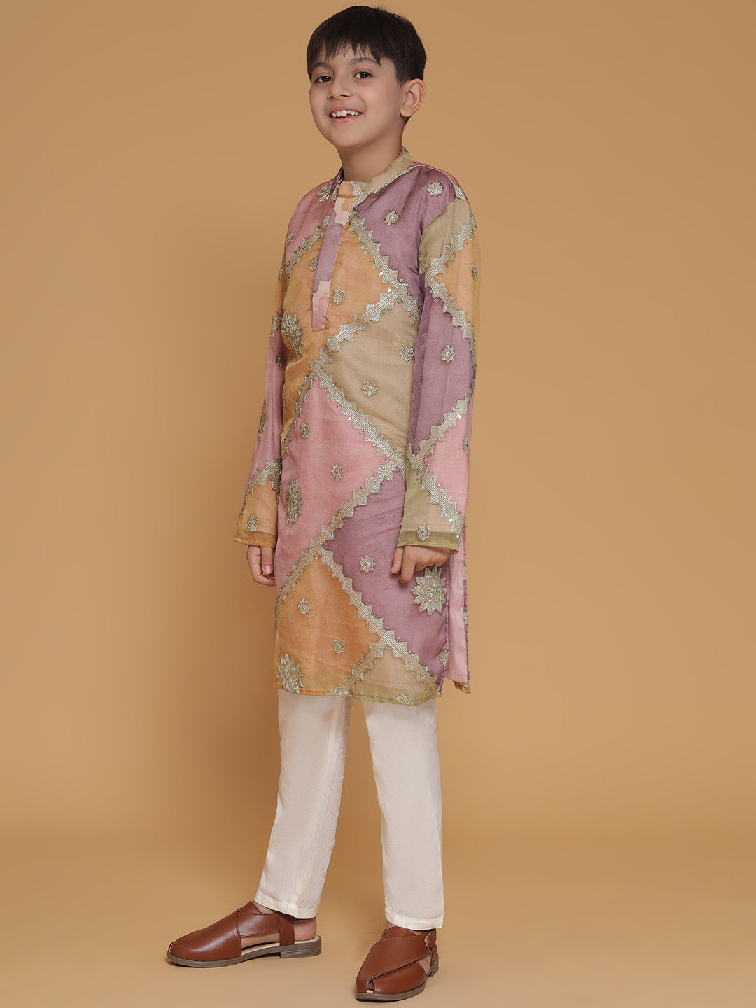 Piccolo Zari Embroidered Patchwork Kurta & Pajama Set – Mauve