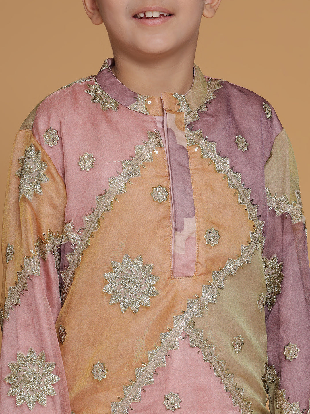 Piccolo Zari Embroidered Patchwork Kurta & Pajama Set – Mauve