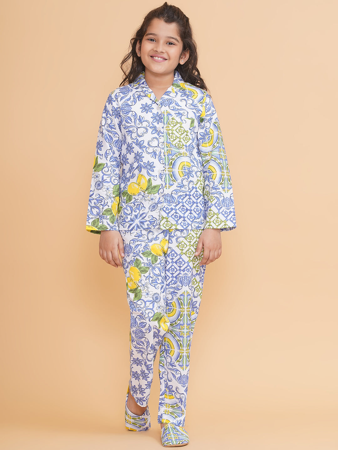 Girls White Cotton Floral Full Sleeves Pyjama Set With Slip Ons