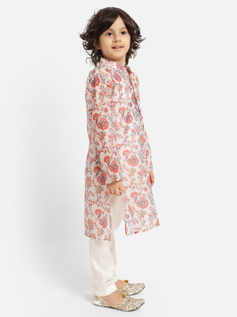 Off White Kurta Payjama Set Enhance With Floral Print