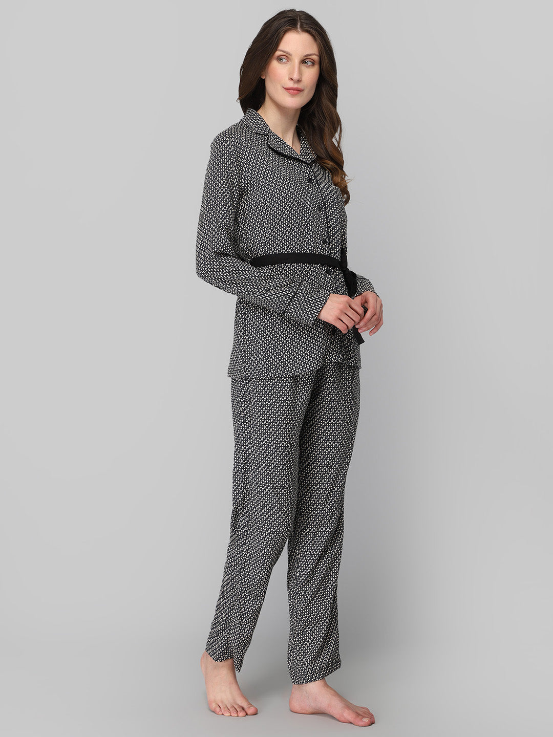 DRAPE IN VOGUE Women Black &amp; White Printed Night suit