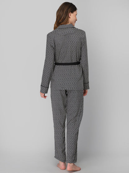 DRAPE IN VOGUE Women Black &amp; White Printed Night suit