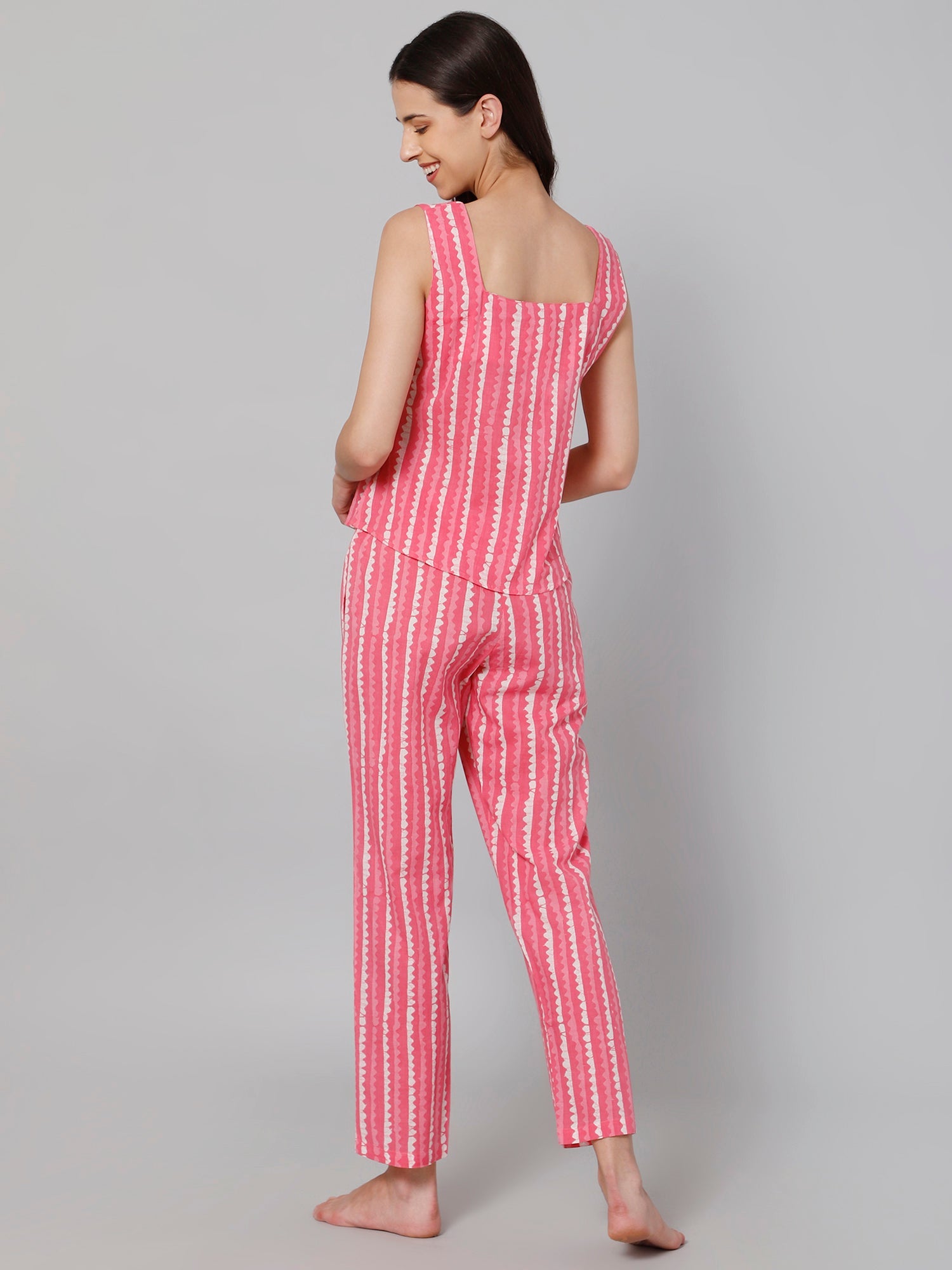 Women Pink &amp; Off White Pure Cotton Printed Night suit