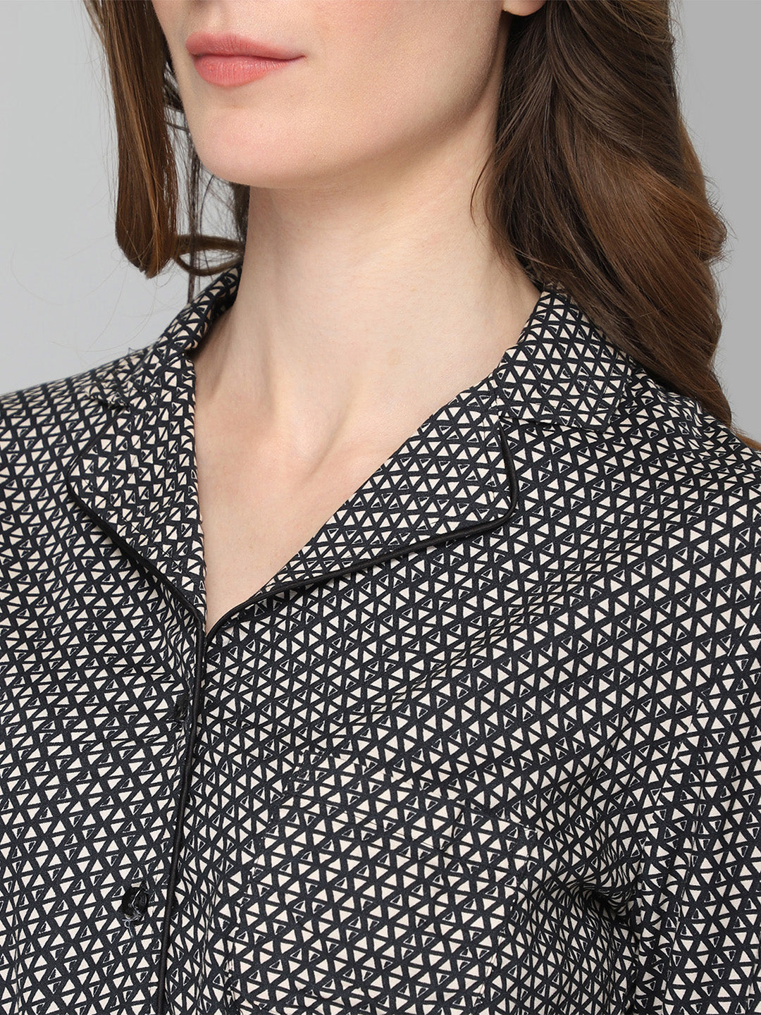 DRAPE IN VOGUE Women Black &amp; White Printed Night suit