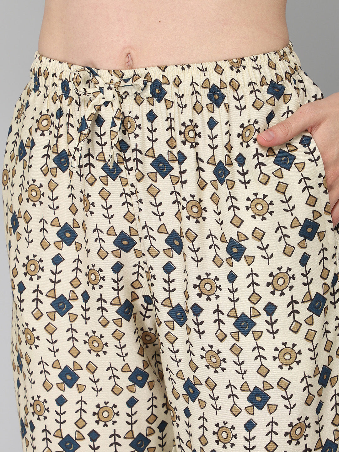 DRAPE IN VOGUE Women Cream-Coloured &amp; Navy Blue Printed Night suit