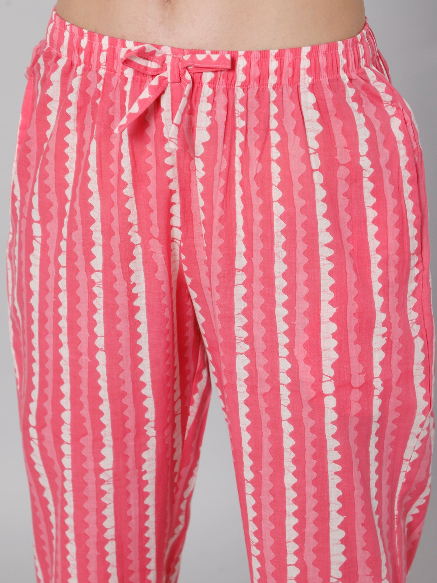 Women Pink &amp; Off White Pure Cotton Printed Night suit