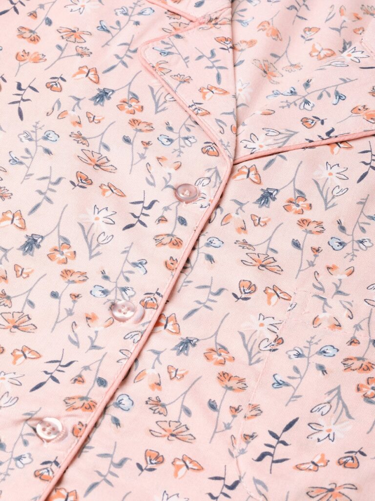 Women Peach-Coloured &amp; Off-White Printed Nightsuit