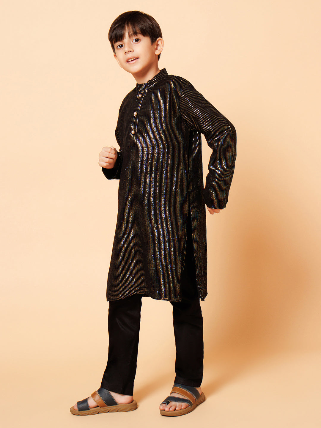 Boys Black Shimmer Kurta And Pyjama Set