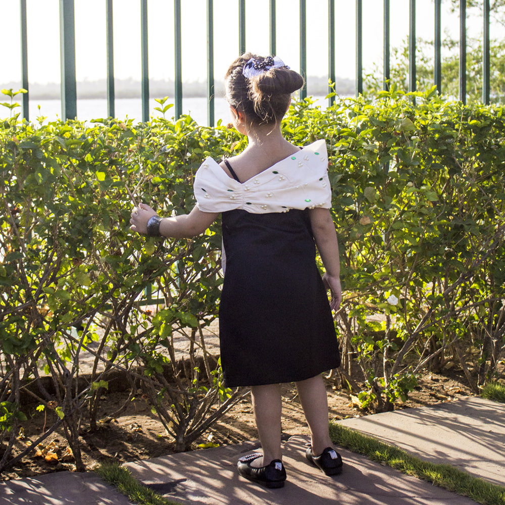 Black Sleeveless Solid Dress