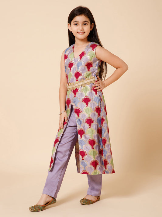 Piccolo-Sleevless Front Slit Kurti With Pants And Belt -Lavender