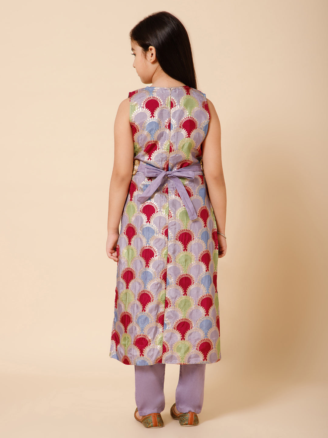 Piccolo-Sleevless Front Slit Kurti With Pants And Belt -Lavender