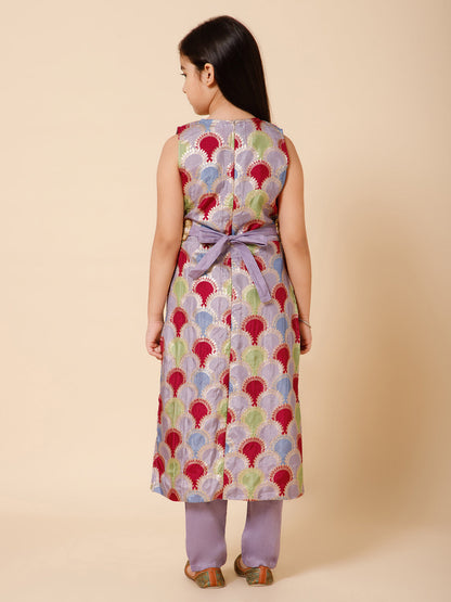 Piccolo-Sleevless Front Slit Kurti With Pants And Belt -Lavender