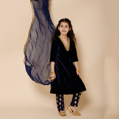 Girls Navy Blue Velvet Kurta, Brocade Pants And Organza Dupatta Set