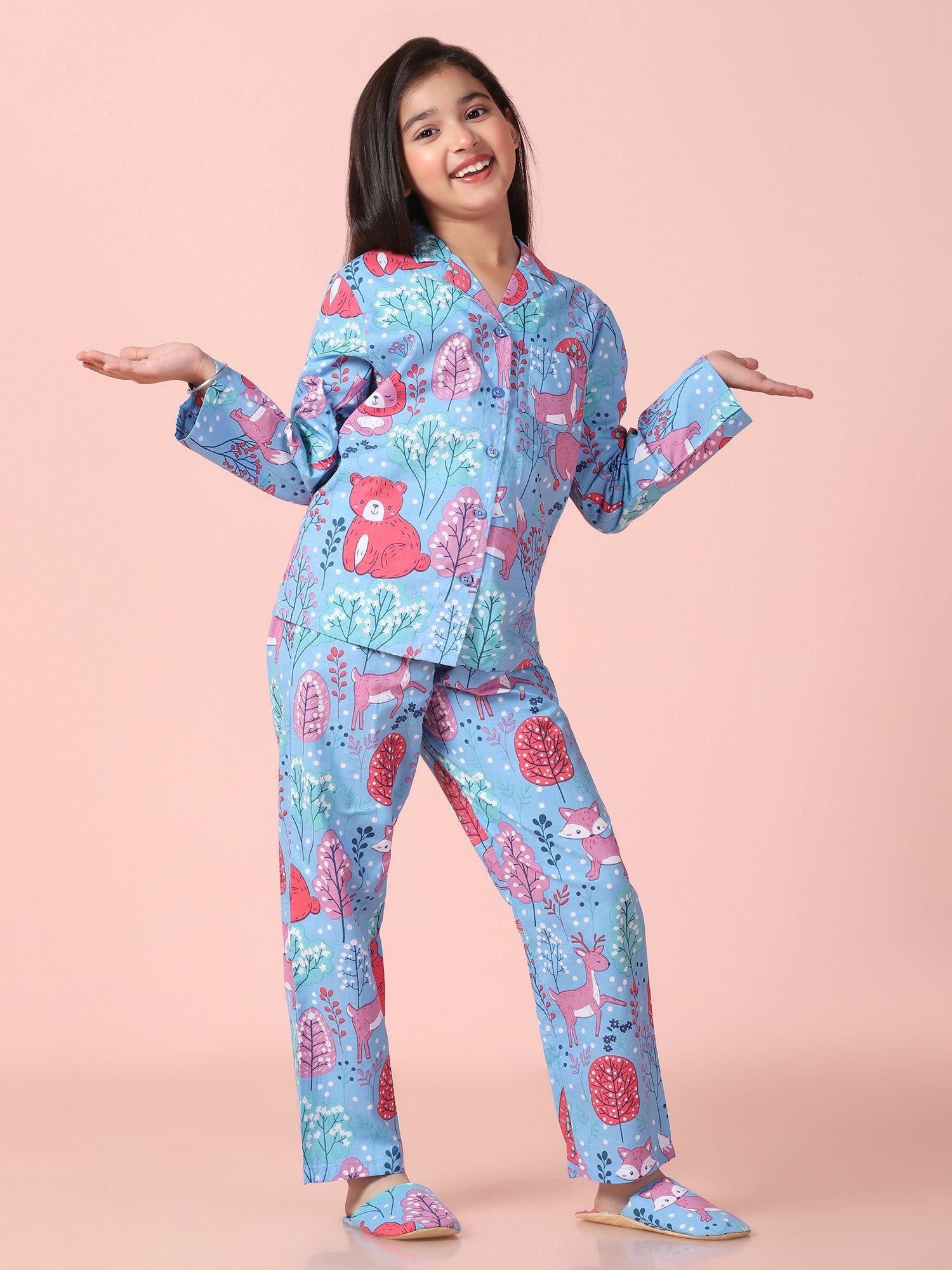 Girls Blue Cotton Nature Printed Full Sleeves Pyjama Set With Slip Ons