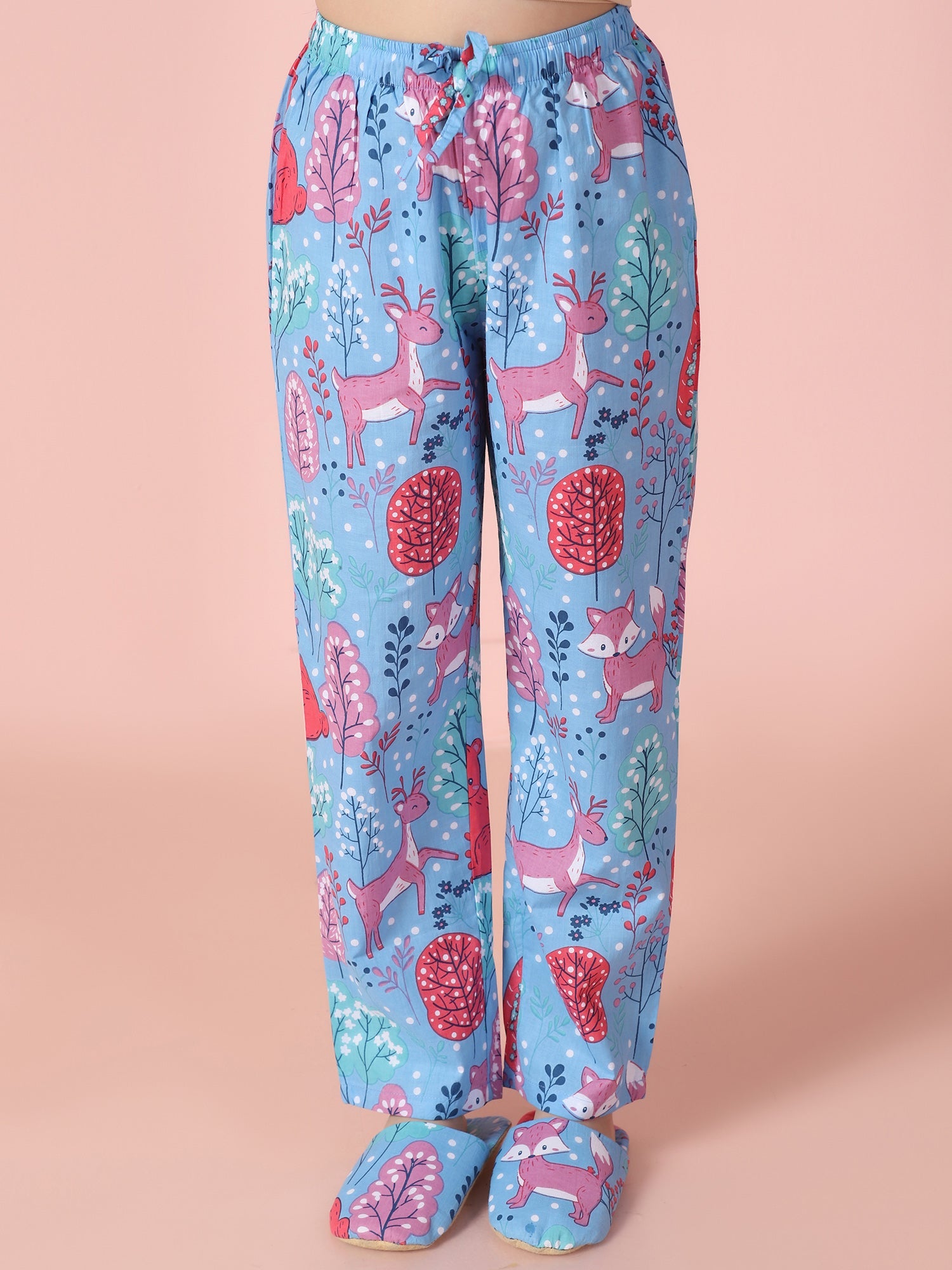 Girls Blue Cotton Nature Printed Full Sleeves Pyjama Set With Slip Ons